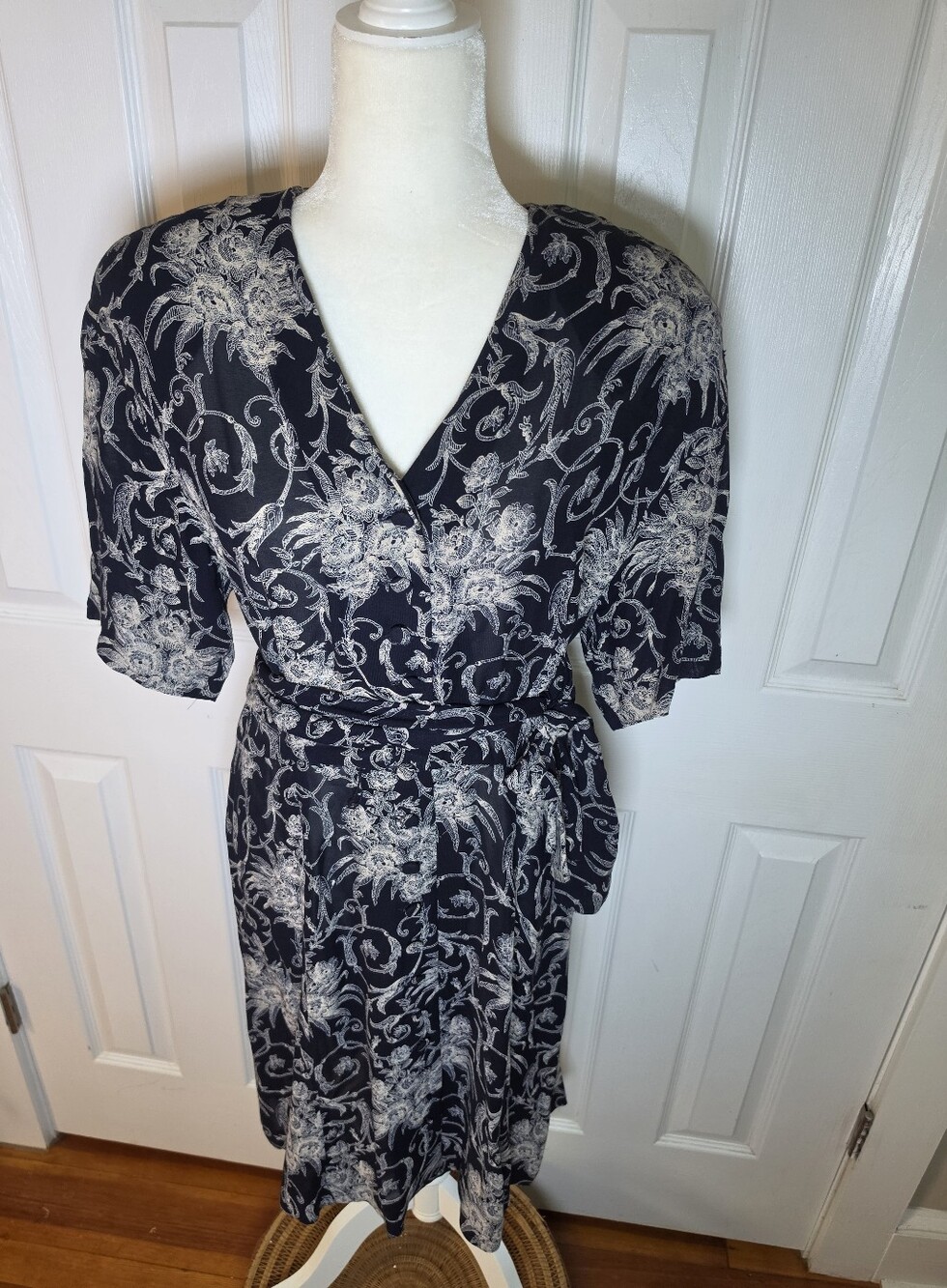 Vintage Womens Jones Black New York Printed Tie Waist Button Down Dress